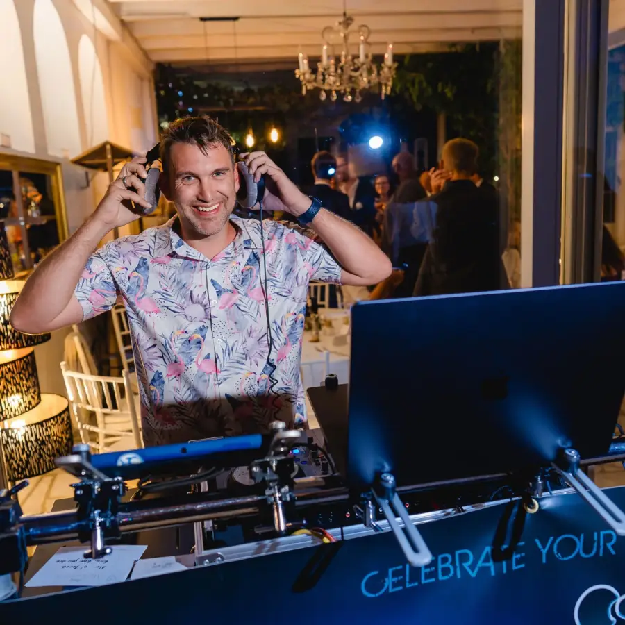 Daniel Götzinger – DJ live am Setup